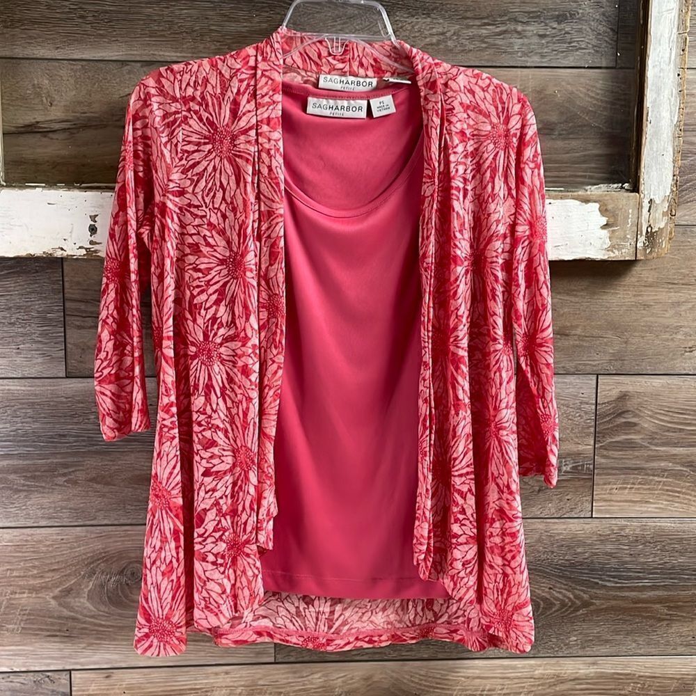 Sag Harbor Ladies 2pc Dress Blouse, Size Pete Small, Coral Floral